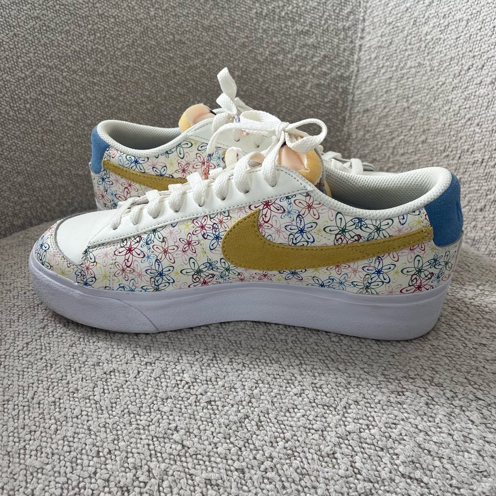 Woman’s Nike Shoes